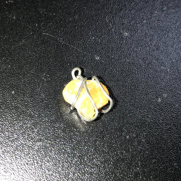 Lodolate Wire wrap Pendant - Picture 7 of 7